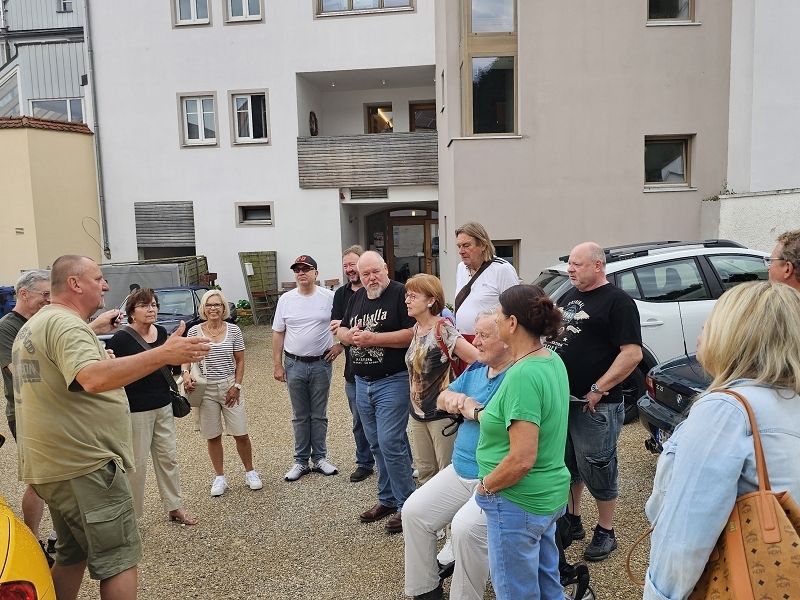 Größer anzeigen...